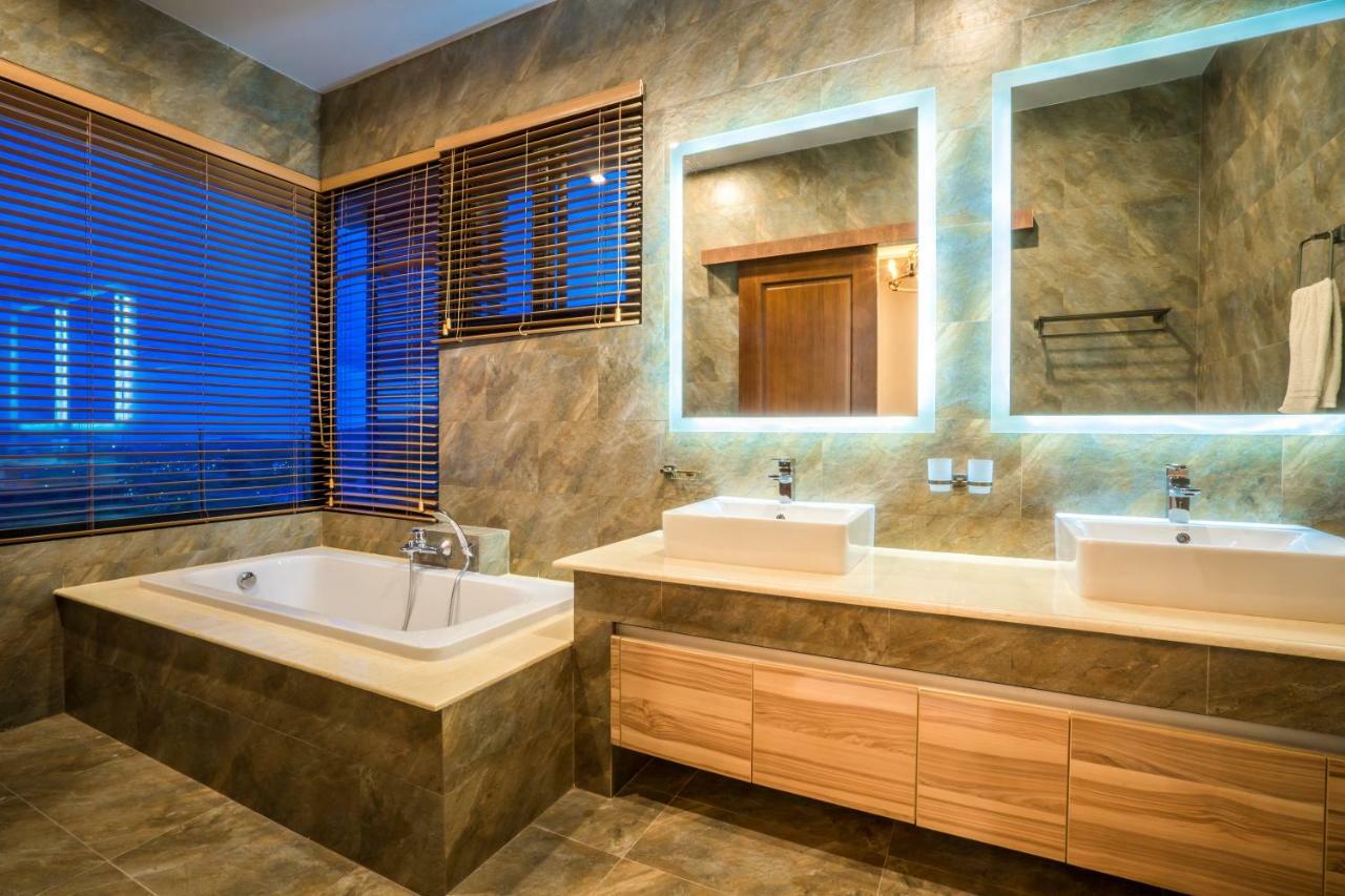 Nakara Hill Phuket Villa Csalong Kültér fotó