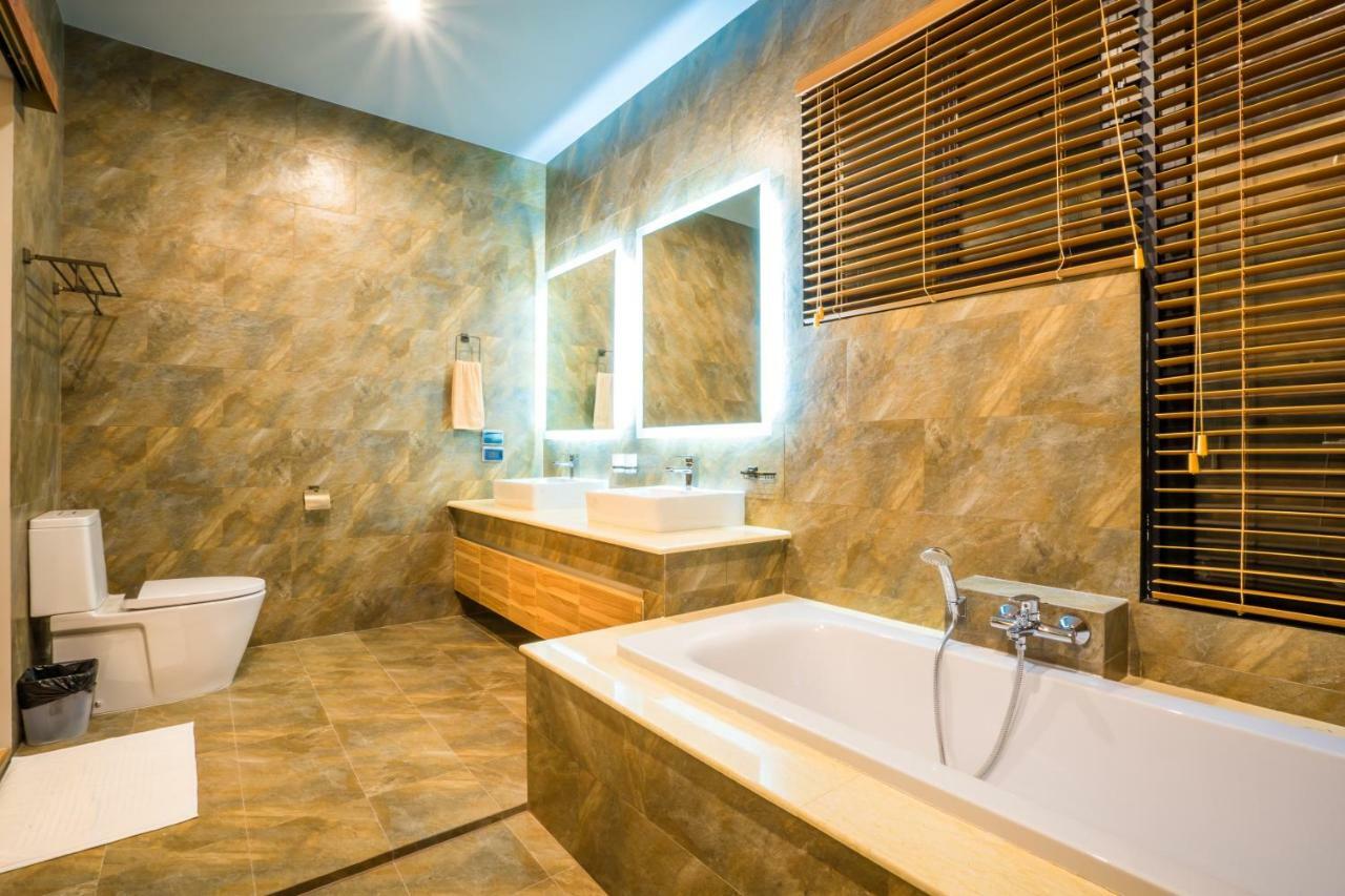 Nakara Hill Phuket Villa Csalong Kültér fotó